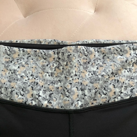 Lululemon gather and crow gray pants crop - Picture 3 of 9